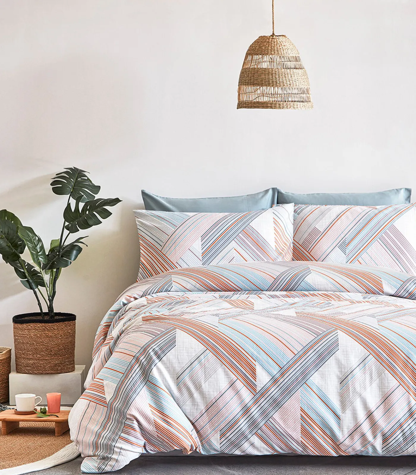 Blanc Avenue 2 persoons beddengoed 240x220 cm+2 kussenslopen 65x65 cm katoensatijn