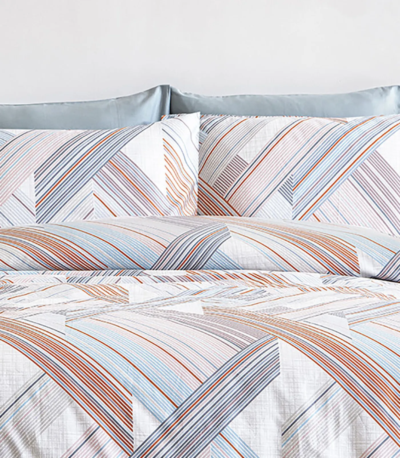 Blanc Avenue 2 persoons beddengoed 240x220 cm+2 kussenslopen 65x65 cm katoensatijn