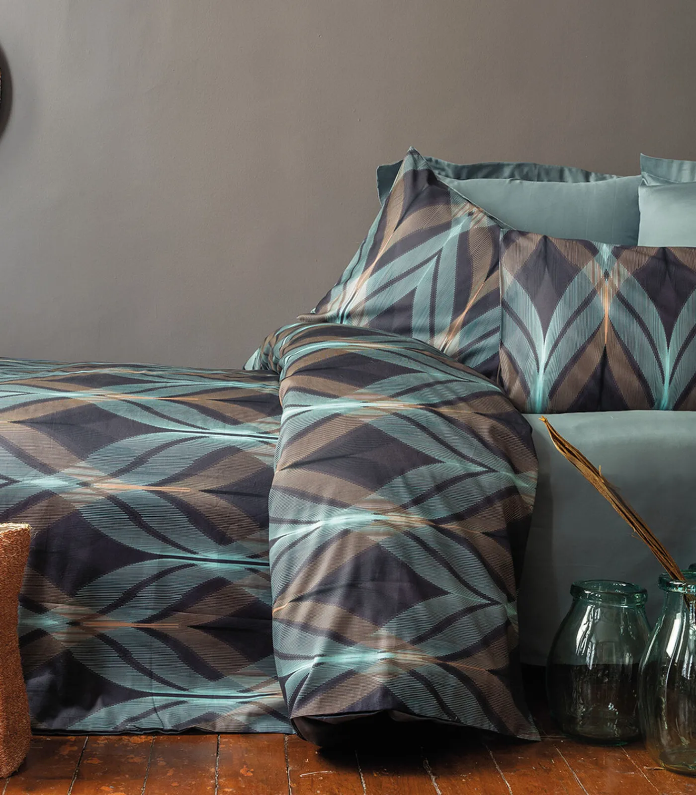 Blanc Avenue 2 persoons beddengoed 240x220 cm+2 kussenslopen 63x63 cm katoensatijn