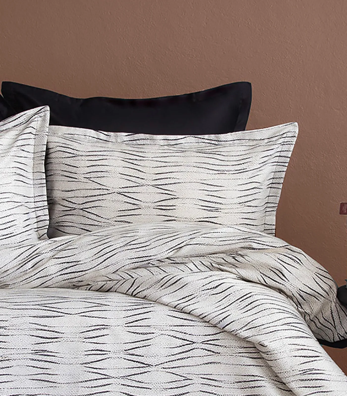 Blanc Avenue 2 persoons beddengoed 240x220 cm+2 kussenslopen 63x63 cm katoensatijn