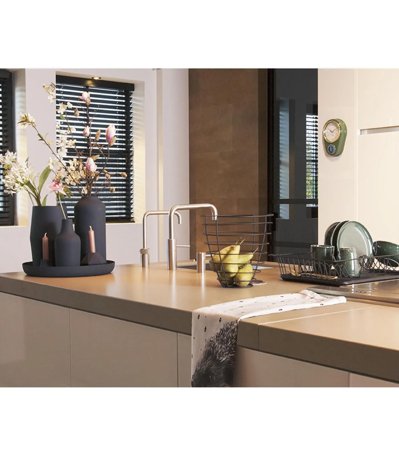 Present Time Afdruiprek - Linea Zwart met Mat Zwarte tray - 49x32x9,5cm