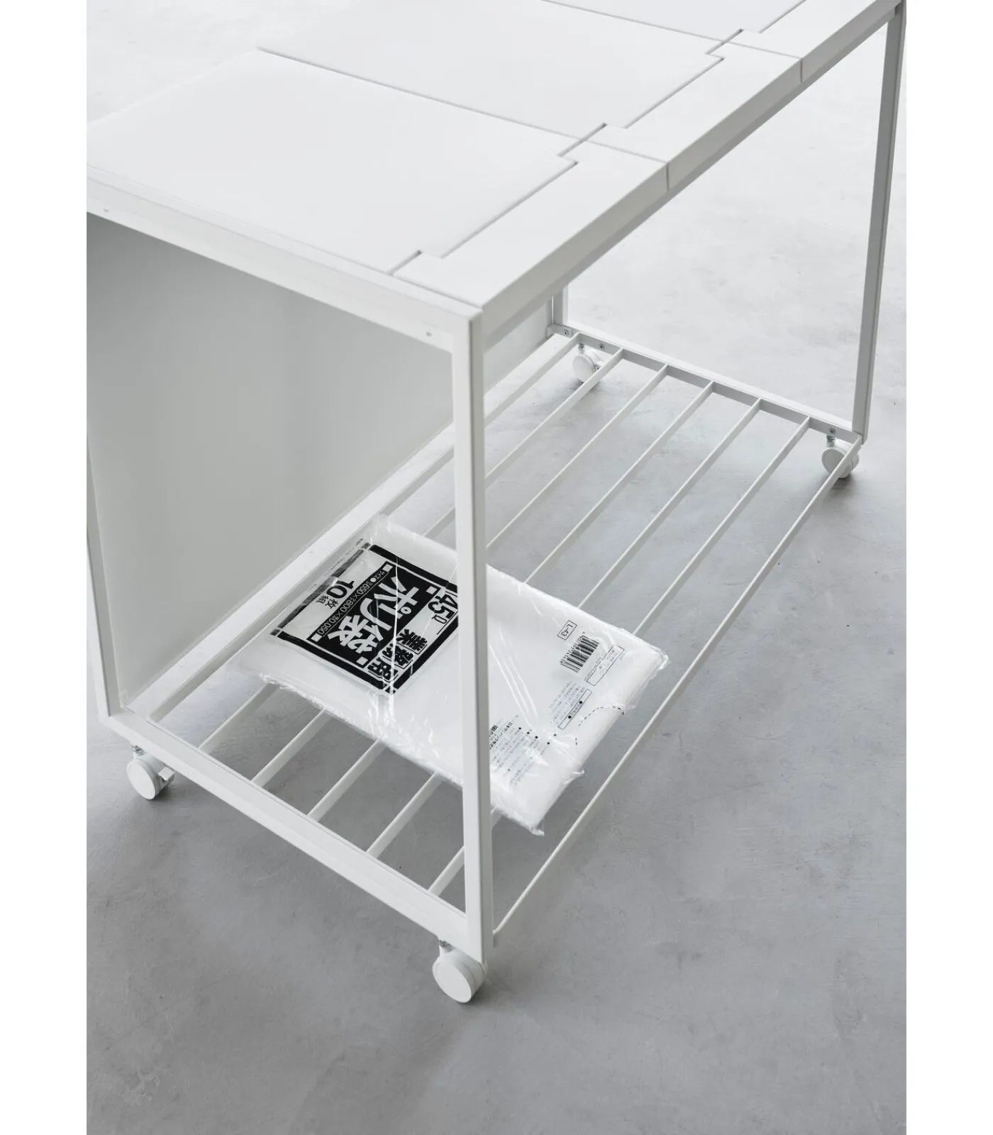 YAMAZAKI Afvalscheidingsprullenbak met wielen - 3 comp - Tower - Wit