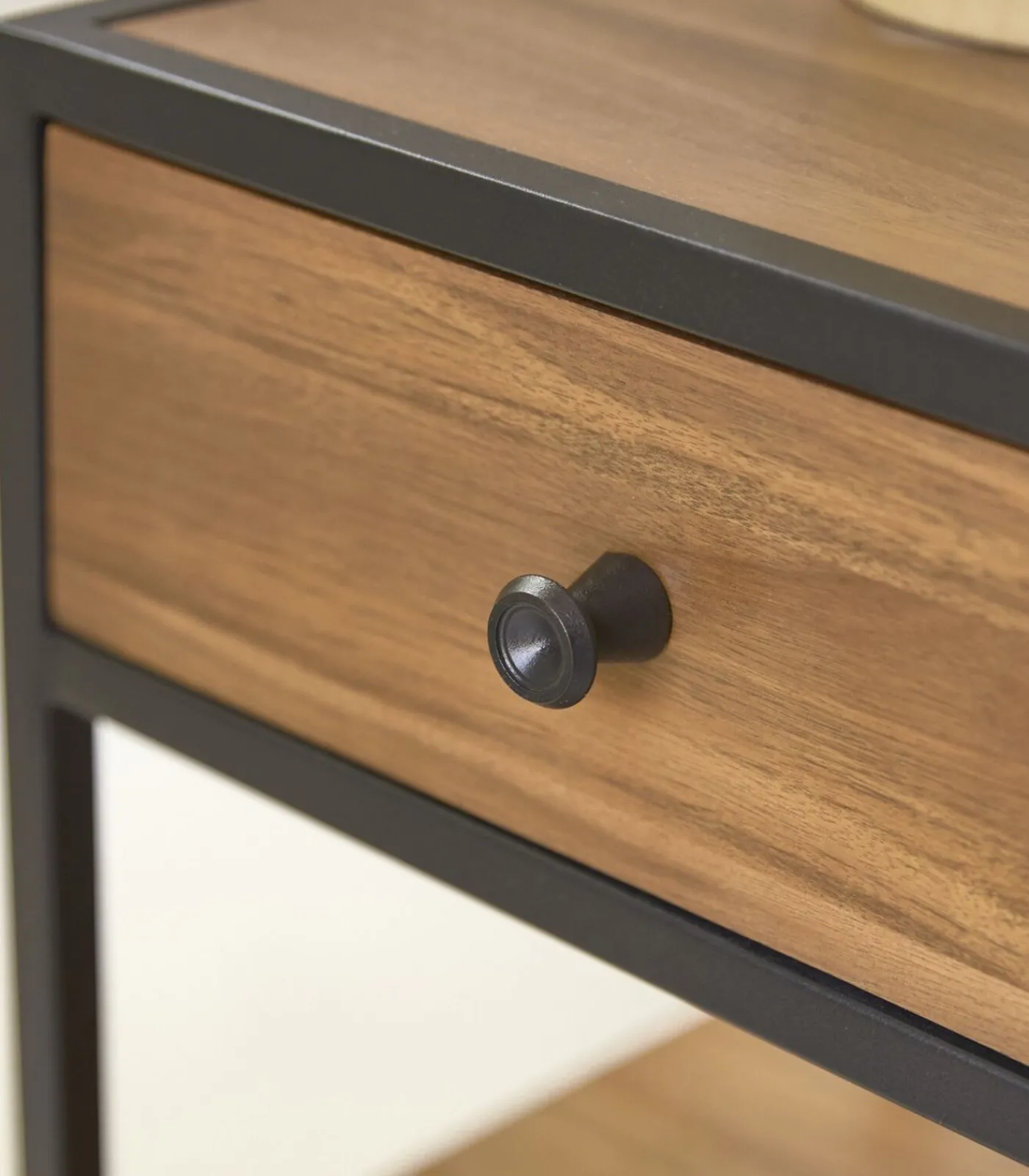 Outlet Agra - Nachtkastje in massief acacia en metaal Bedden