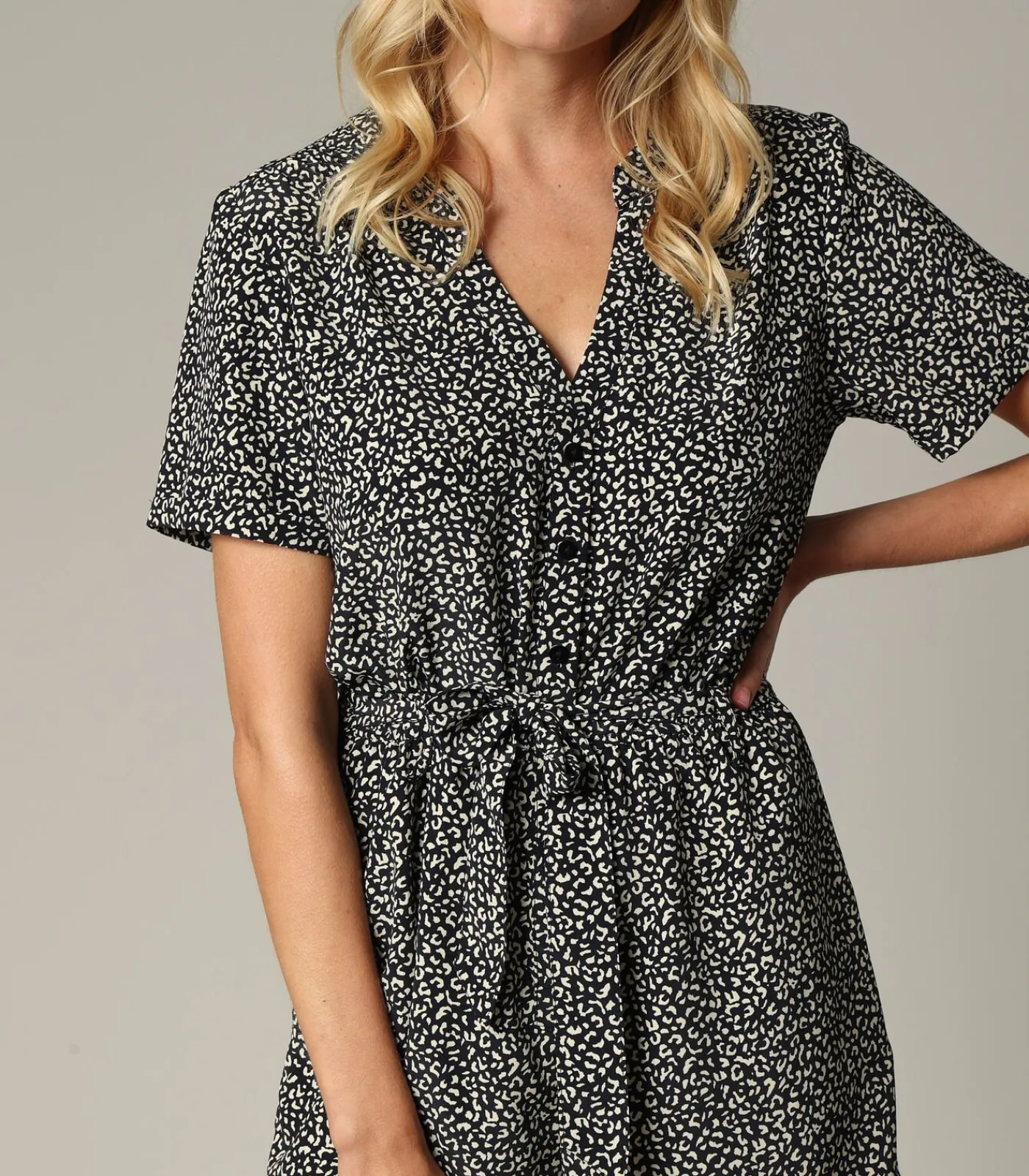 DAMES Deeluxe ASUKA - Damesshort met dierenprint en verstelbare taille