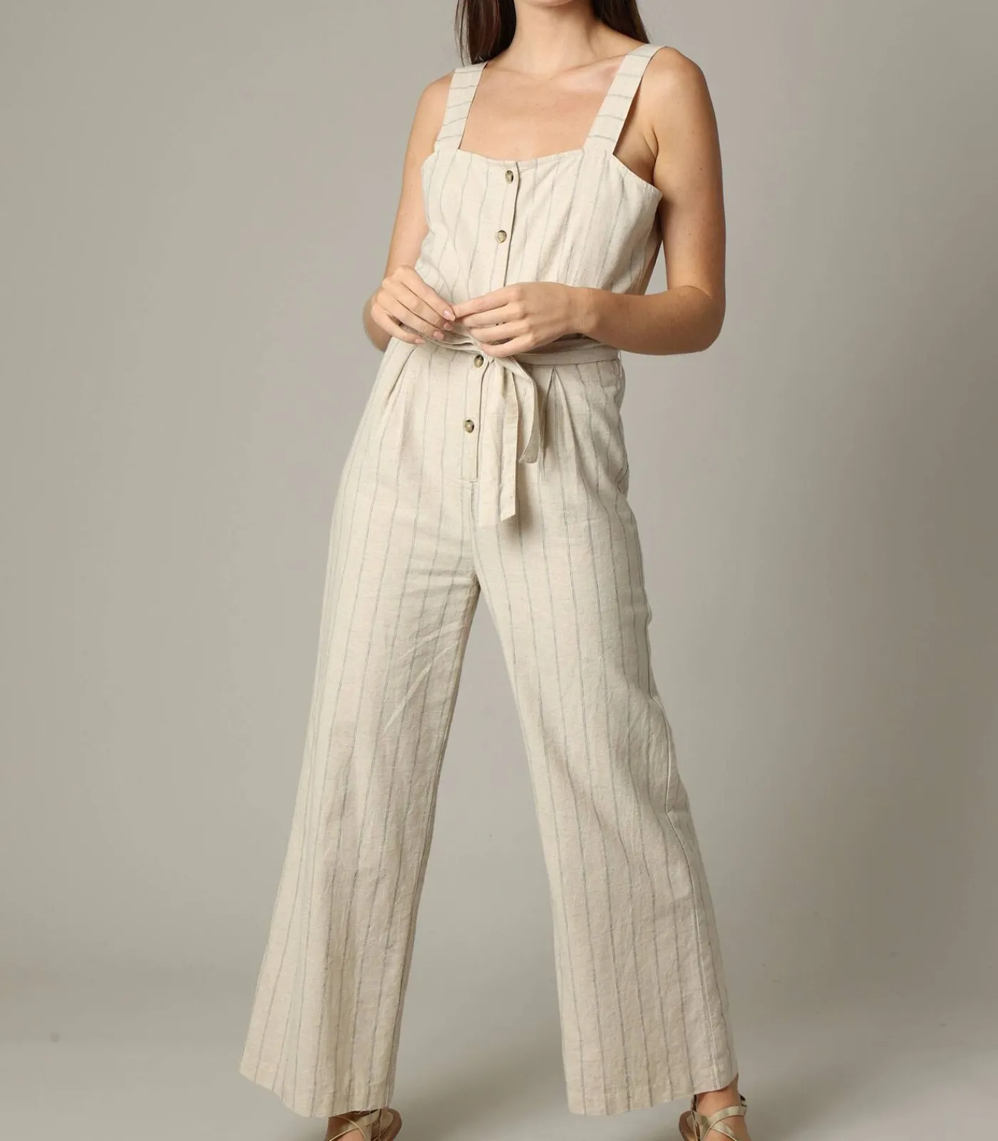 DAMES Deeluxe AYLA - Gestreepte linnen damesjumpsuit met knoopsluiting aan de voorkant