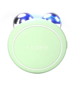 FOREO BEAR 2 go Pistachio | Compact microcurrent apparaat met 6 intensiteiten en 2 microcurrent patronen