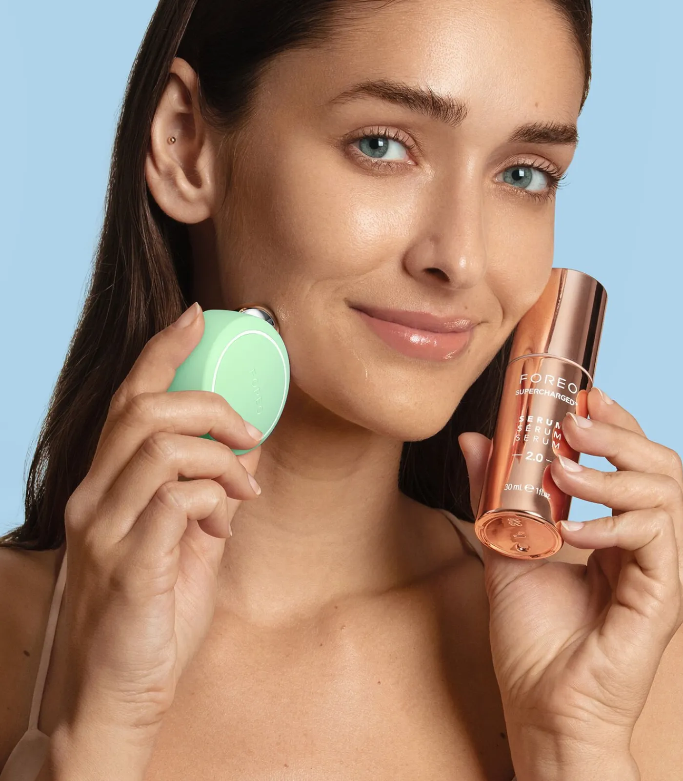 FOREO BEAR 2 go Pistachio | Compact microcurrent apparaat met 6 intensiteiten en 2 microcurrent patronen