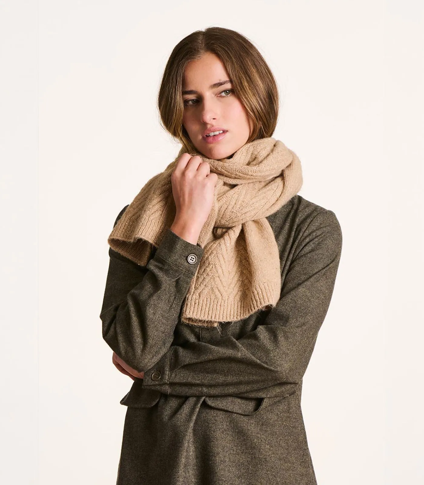 Outlet Beige gebreide sjaal met pailletten DAMES Sjaals