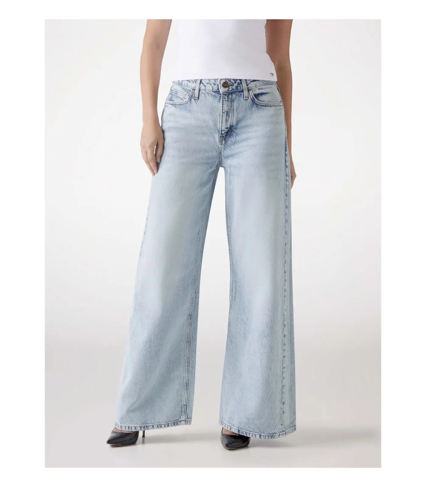 DAMES GUESS Bellflower