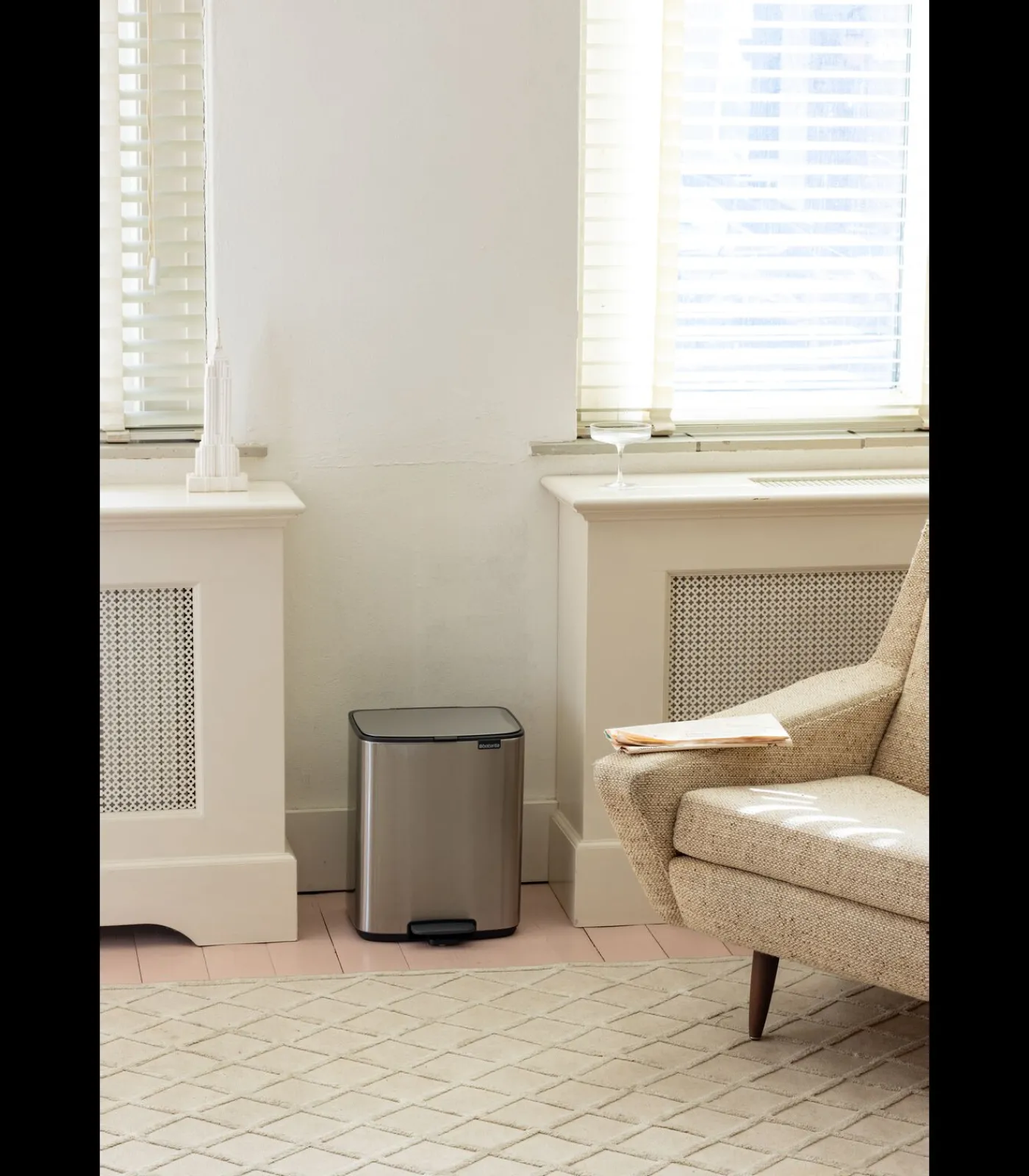 Brabantia Bo Pedaalemmer, 12 liter, stil sluitend, kunststof binnenemmer - Matt Steel Fingerprint Proof