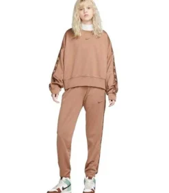 DAMES Nike BRANDED TAPE - Joggingbroek - Bruin
