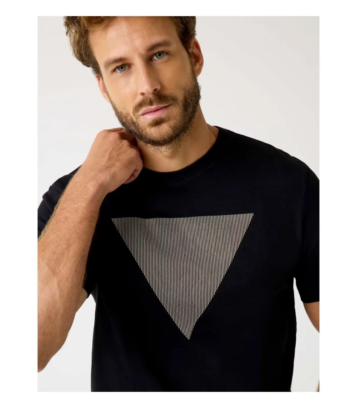 Heren GUESS Cn Ss Triangle Logo Tee