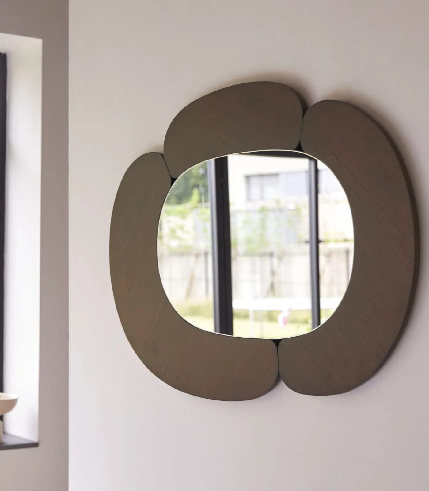 Tikamoon Eda - Ovale spiegel in donker mindihout 75 x 115 cm