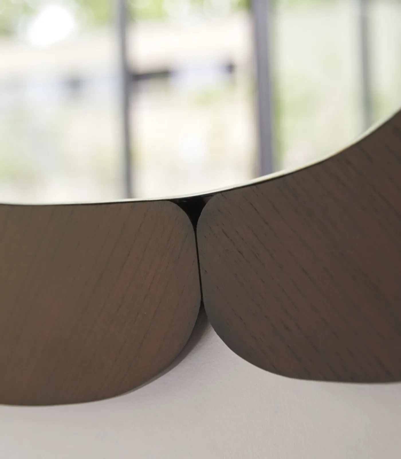 Tikamoon Eda - Ovale spiegel in donker mindihout 75 x 115 cm