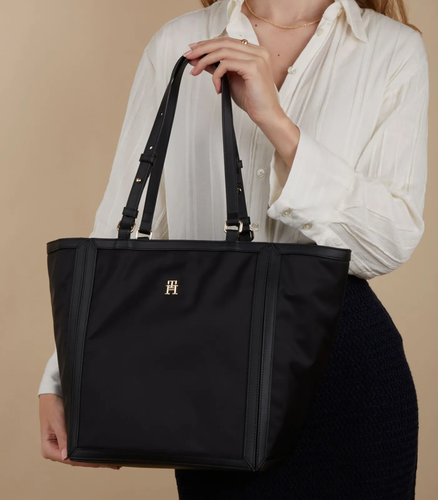 Outlet Essential Shopper Zwart AW0AW15717BDS DAMES Tassen