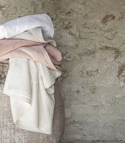 Online Essentiel - Effen badhanddoek van biologisch gekamd katoen Handdoeken