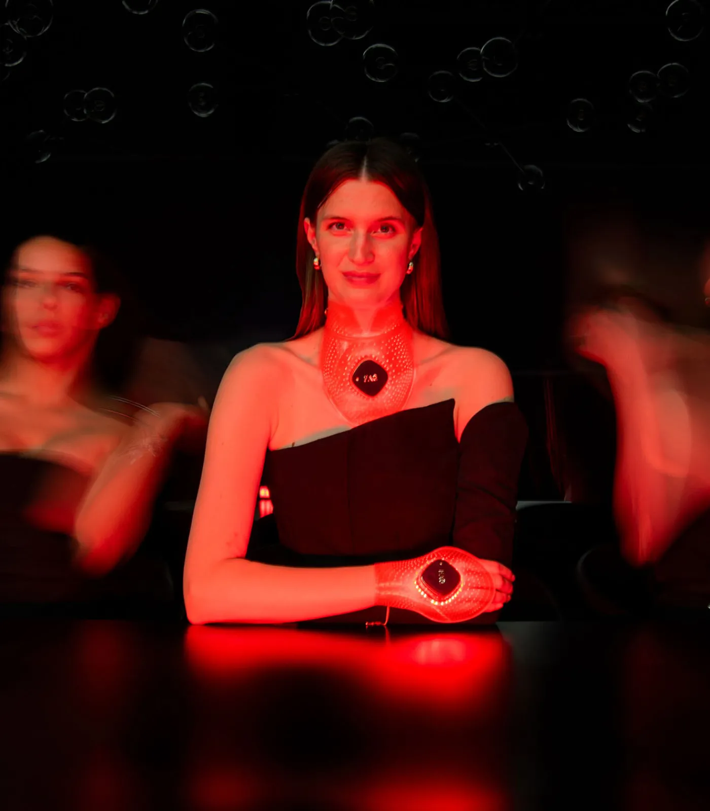 FAQ™ 221 Anti-Aging LED Hand Mask