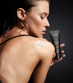 Clearance Body Sculpt Serum met peptidencomplex, zeewierextract & HA Bodylotions & Bodymilks