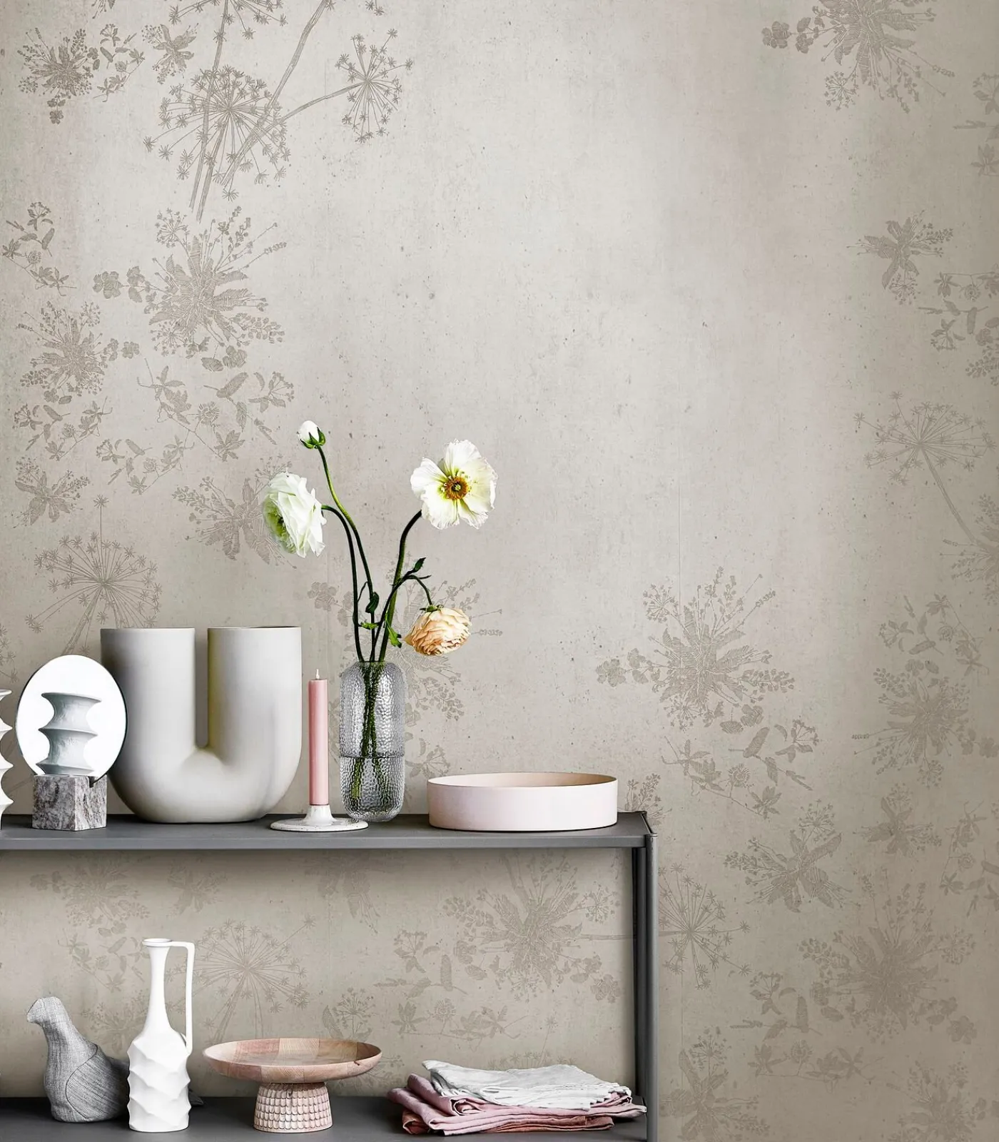 VTwonen Fotobehang Wild Flower Concrete