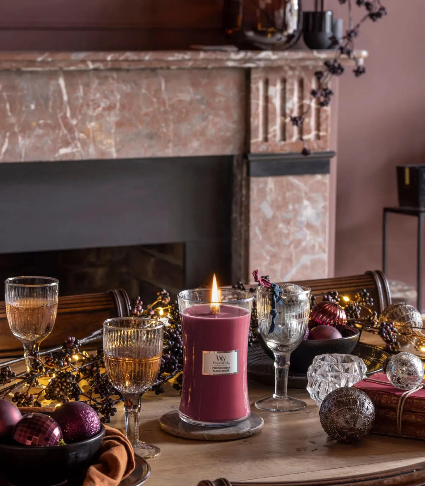 WoodWick Geurkaars Phantom Cherry Ellipse Candle