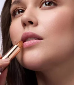 Hot Glam In Gold Glow Lippenbalsem Lip Make Up