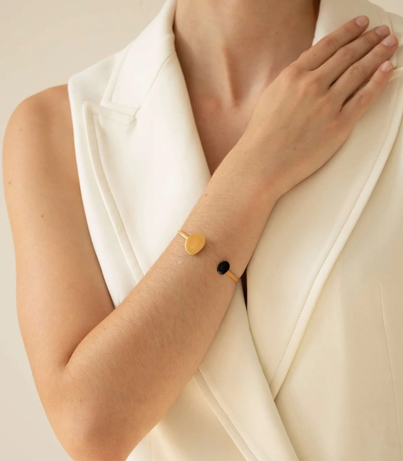 DAMES Joidart Gouden en zwarte armband Miró Jewelry