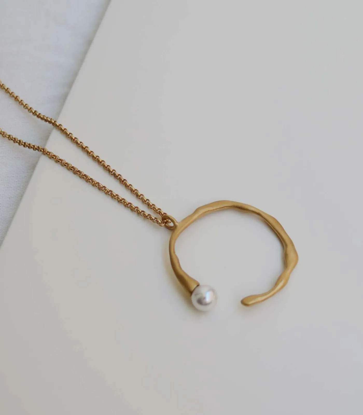DAMES Joidart Gouden ronde ketting Eclat met witte parel