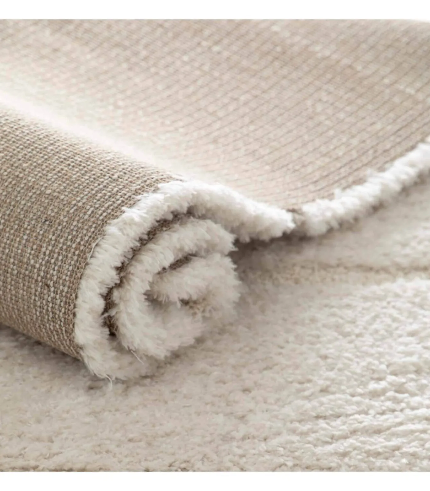 Oviala Hoogpolig vloerkleed met ecru geometrisch patroon 120 x 170 cm