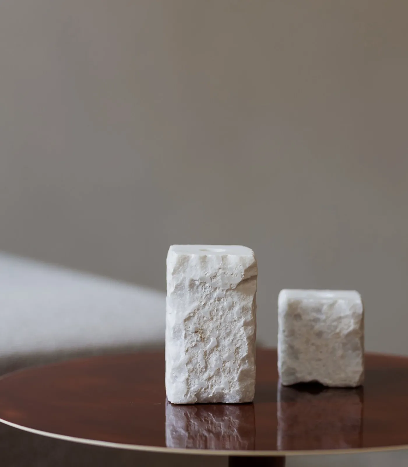 Hot Kandelaar 8x8xH8cm marmer wit Opus Kaarsen & Kaarshouders