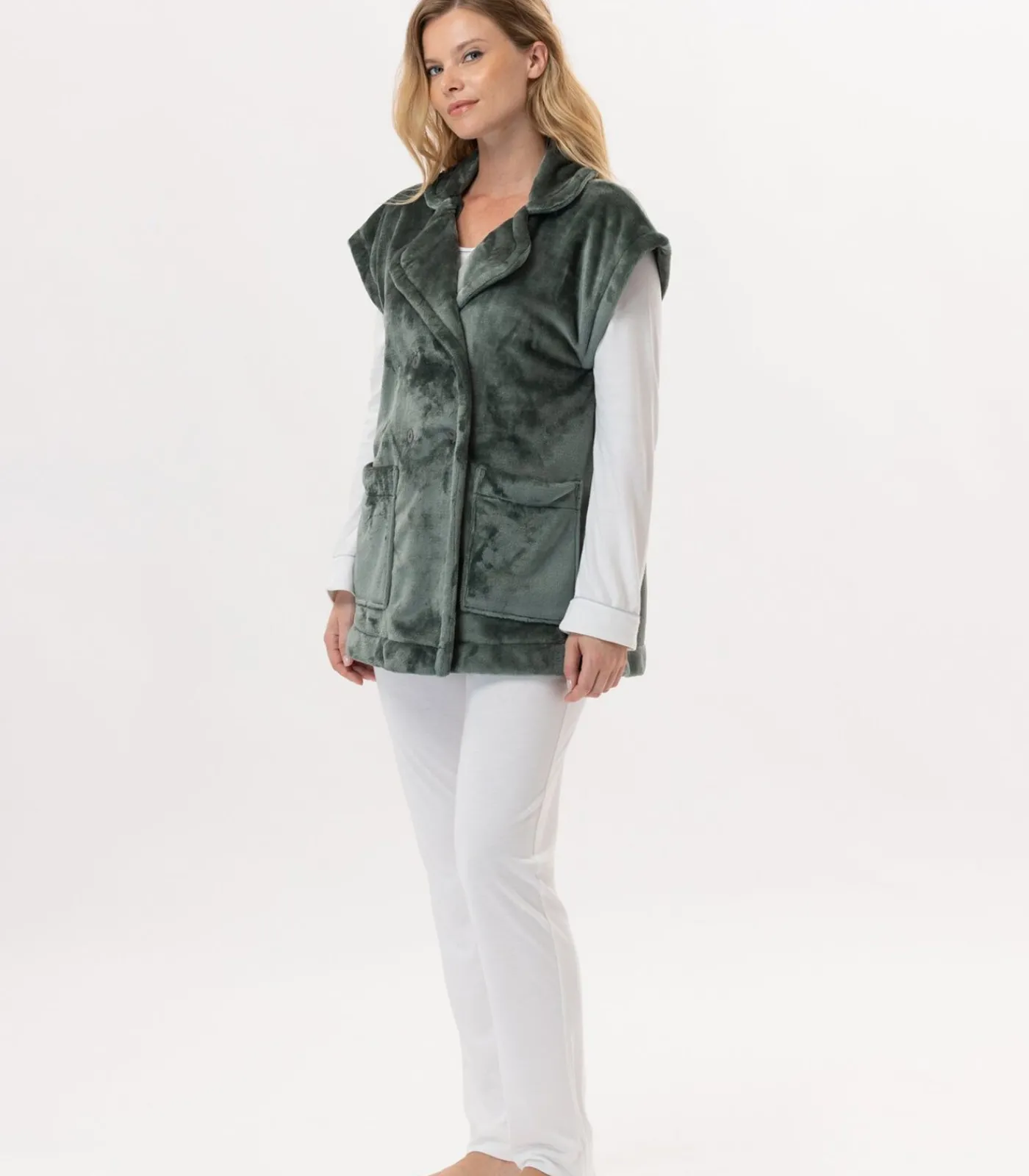 Sale Korte mouwen jasje met knopen van pluche flanel ESSENTIEL H76A DAMES Loungewear