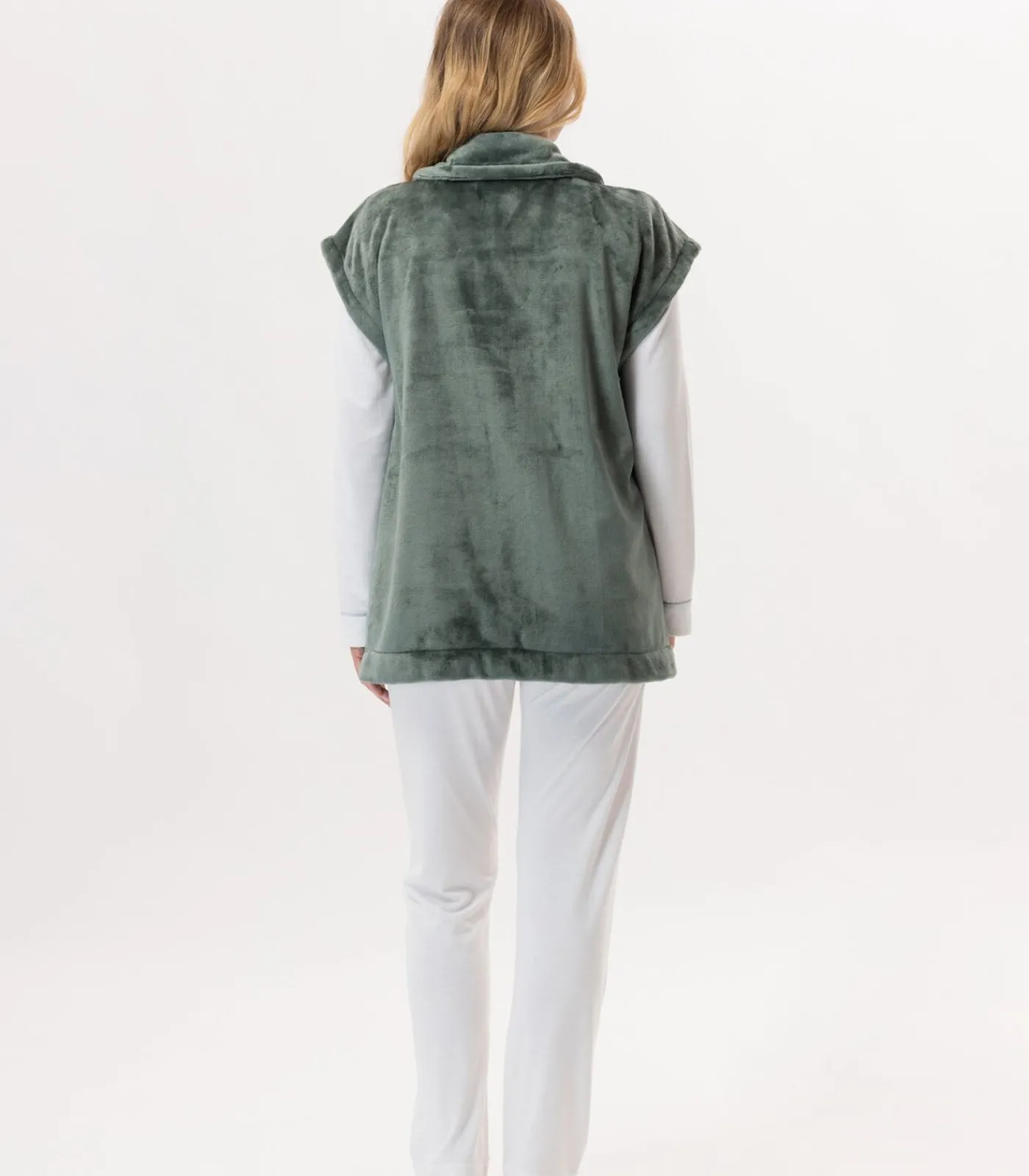 Sale Korte mouwen jasje met knopen van pluche flanel ESSENTIEL H76A DAMES Loungewear