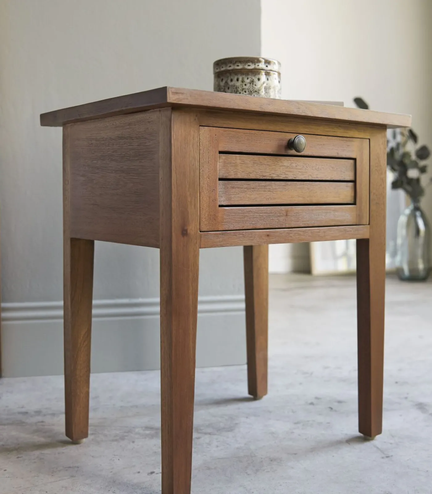 Tikamoon Loggia - Massief mahonie nachtkastje