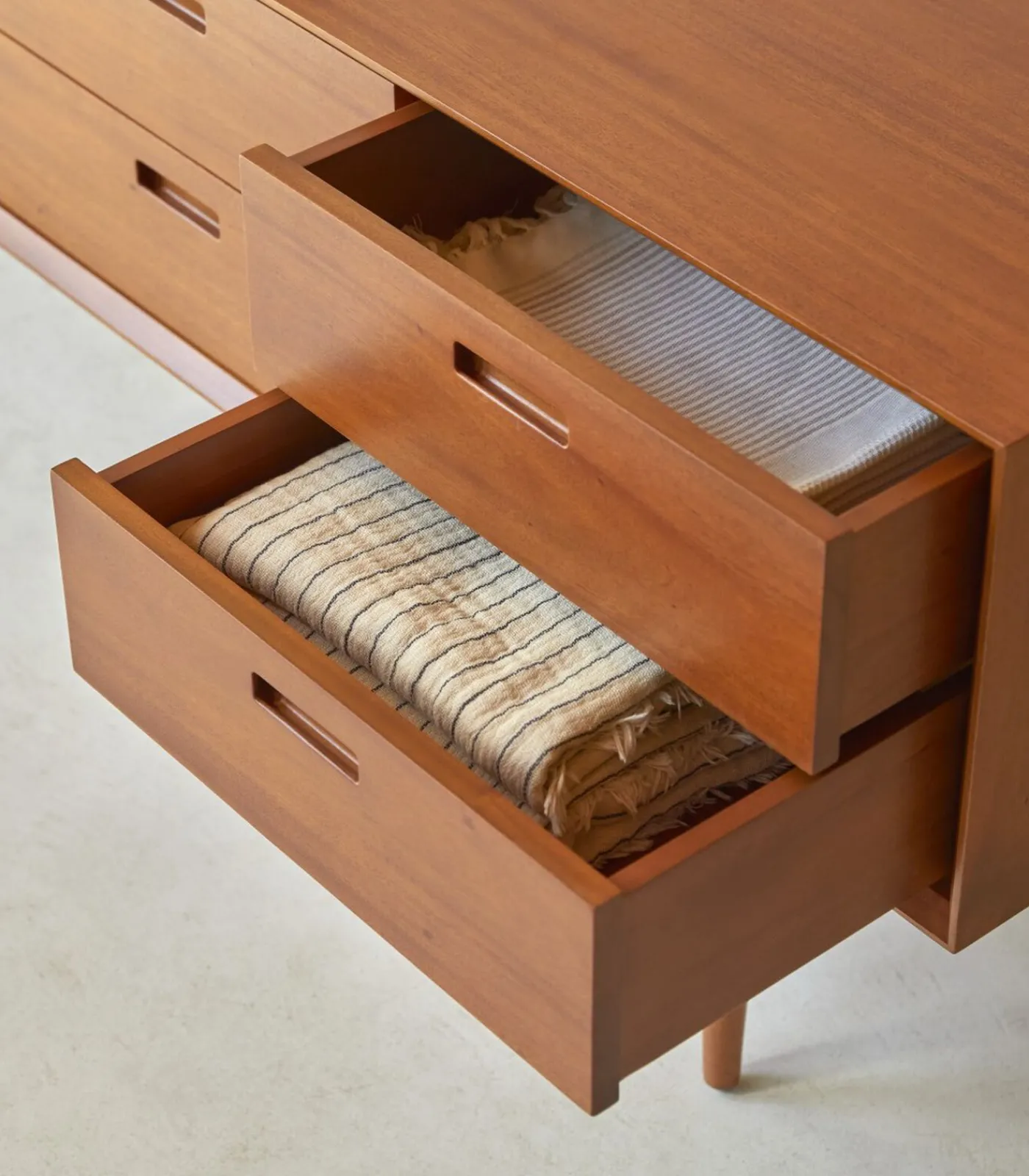 New Magda 50's - Lage ladekast van massief mahoniehout Meubels