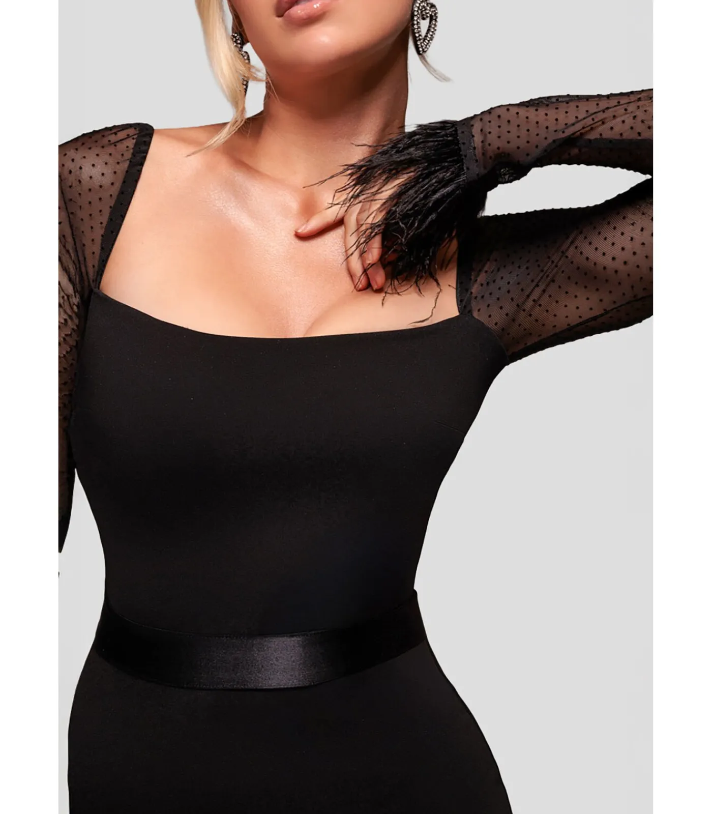 DAMES Goddiva Maxi-jurk “Dobby Mesh Feather Sleeve Evening Maxi Dress”