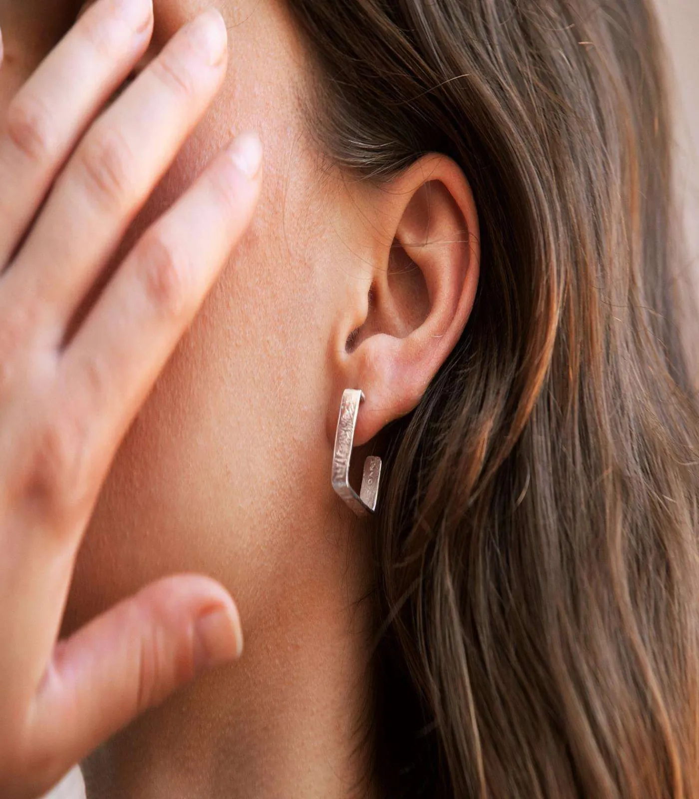 Sale Middelgrote zilveren oorbellen Lignis breed DAMES Oorbellen