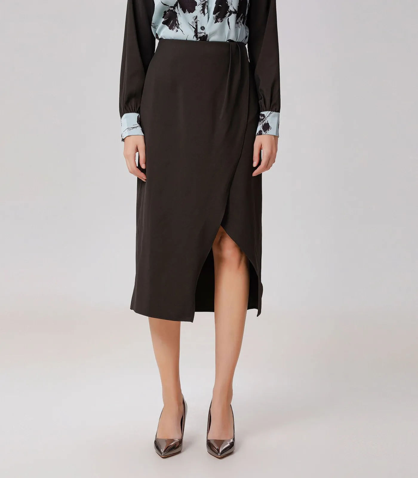 DAMES Smart & Joy Minimalistische satijnen rok met wikkeleffect