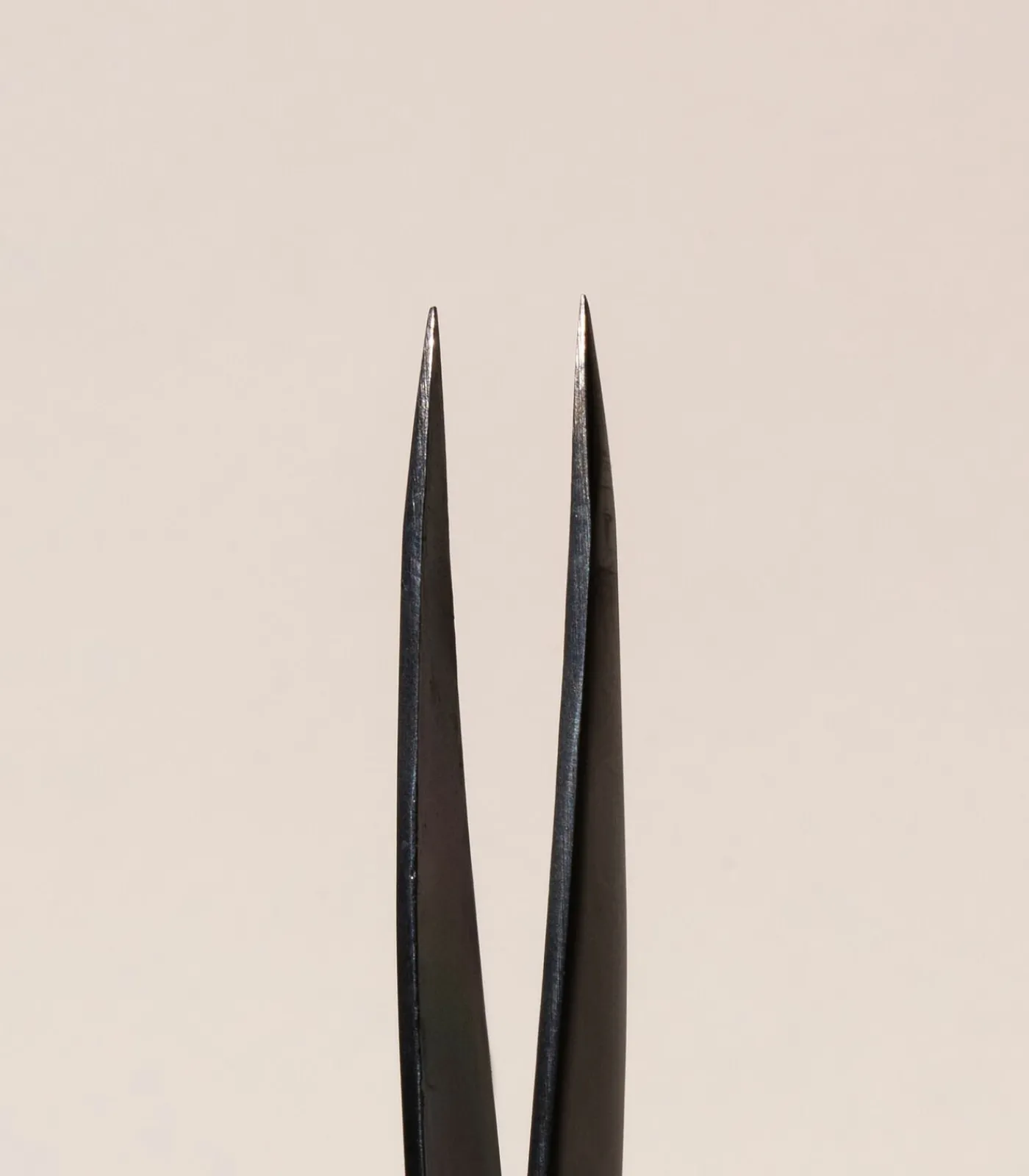 B’Kate Cosmetics Point Tweezer