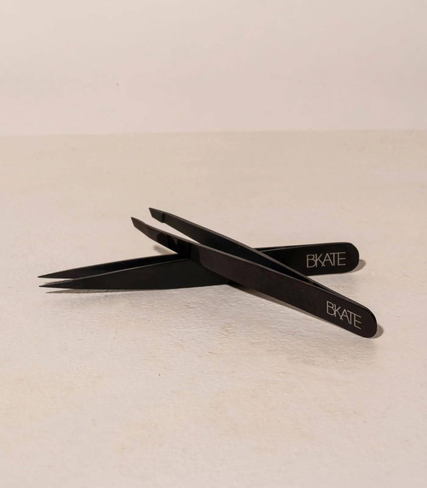 B’Kate Cosmetics Point Tweezer