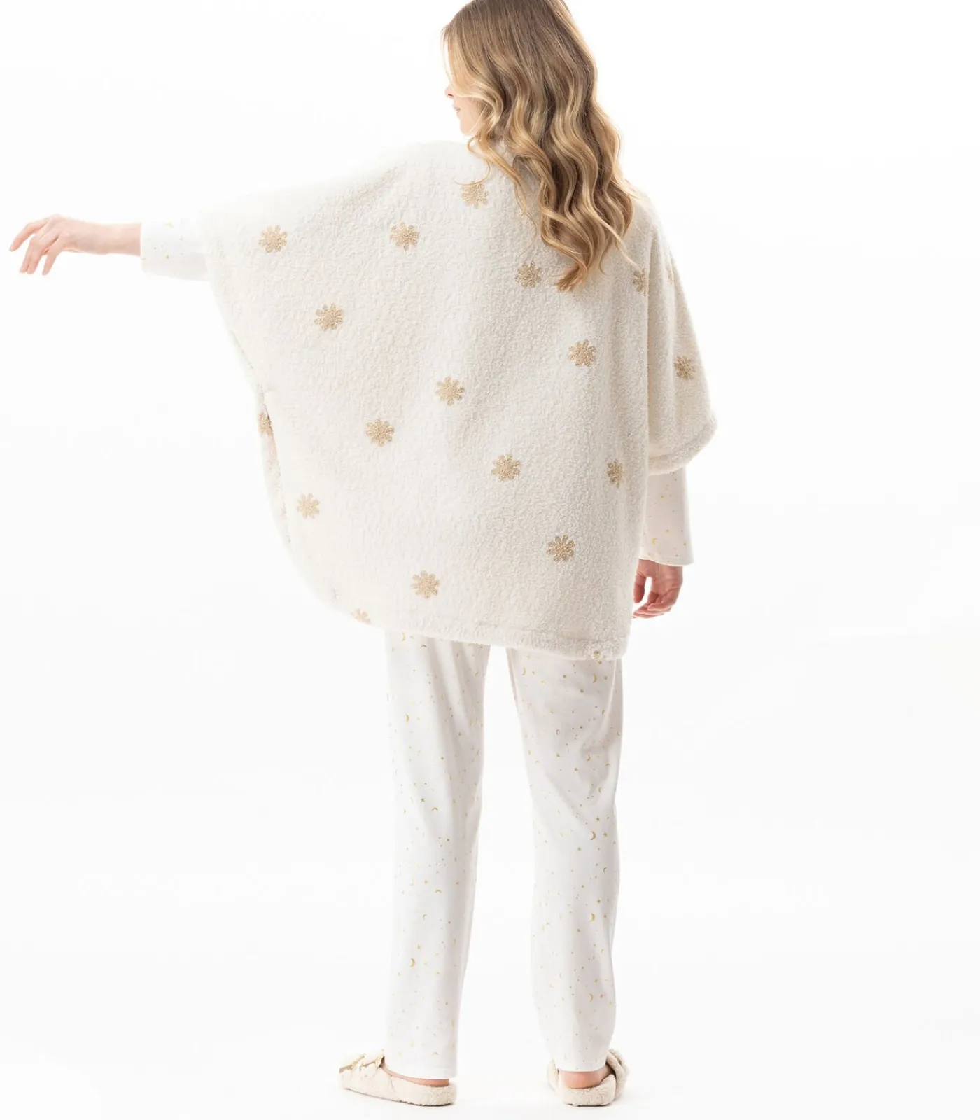 Best Poncho met knopen en motief ESSENTIEL 178 DAMES Loungewear
