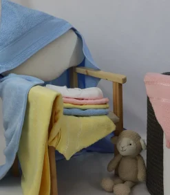 Best QUEIDA Slabbetje en badcape Kinderen Babyuitzet