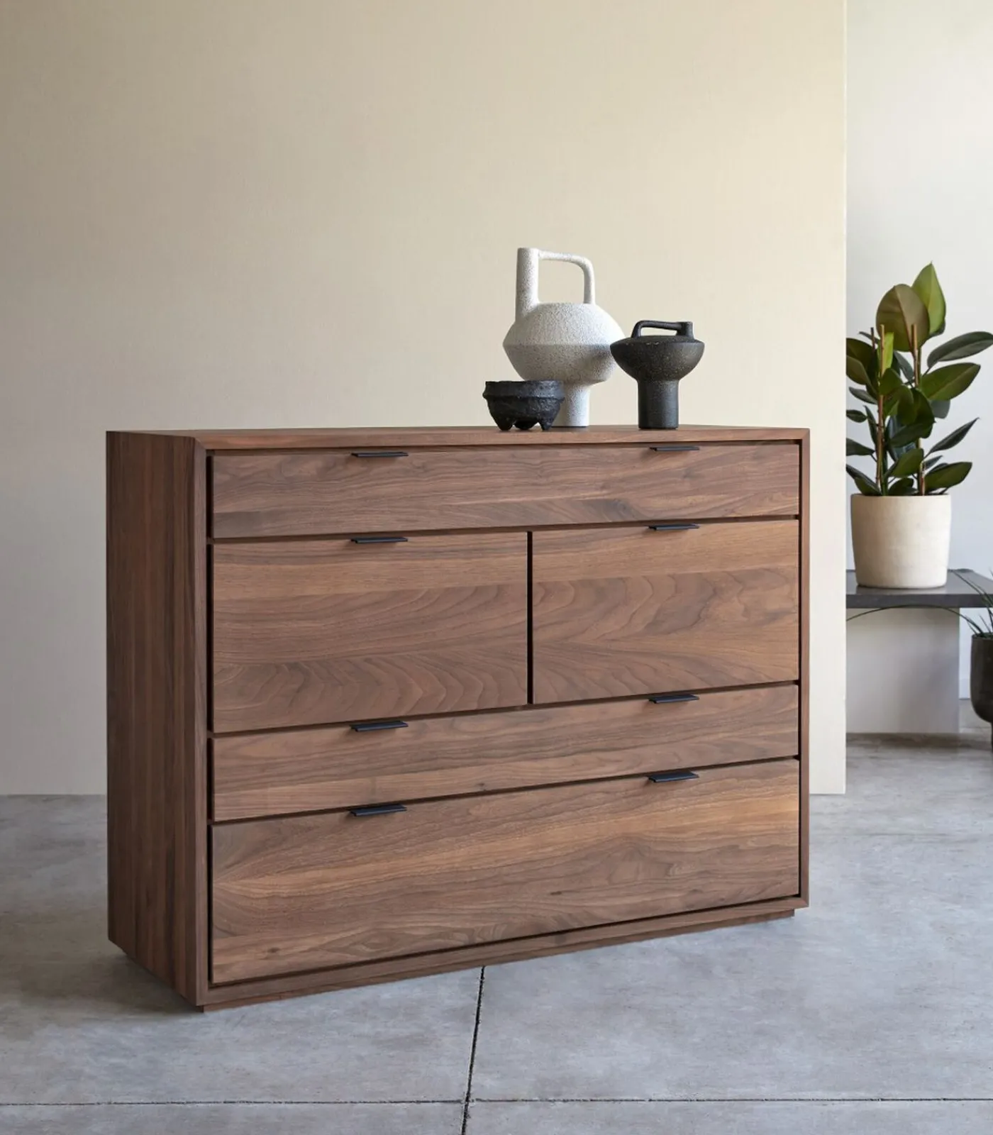 Tikamoon Senson - Massief notenhouten ladekast