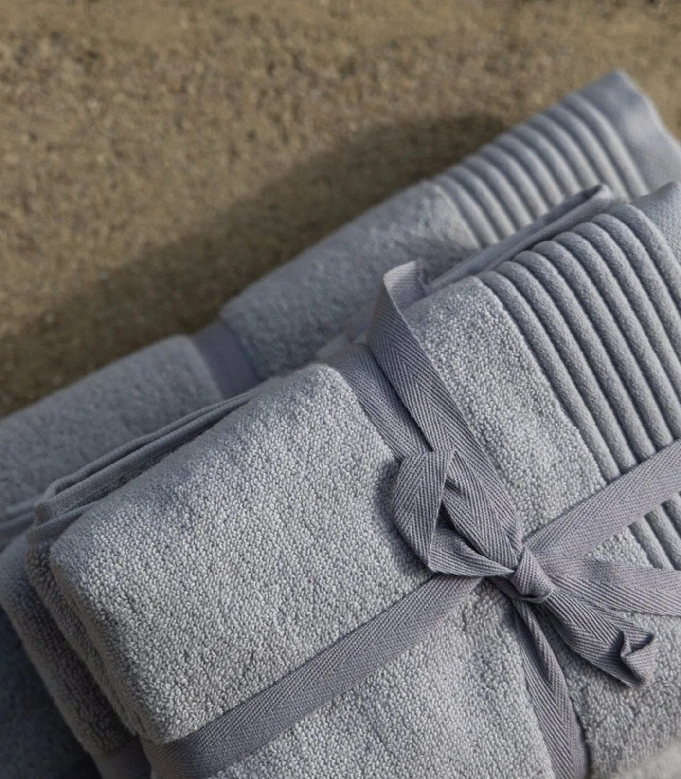 Best Set van 2 Premium Handdoeken SILVER MIST. Biologisch Katoen Handdoeken