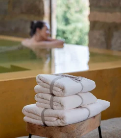 SOWL Set van 2 Premium Handdoeken SERENE BLISS. Biologisch Katoen