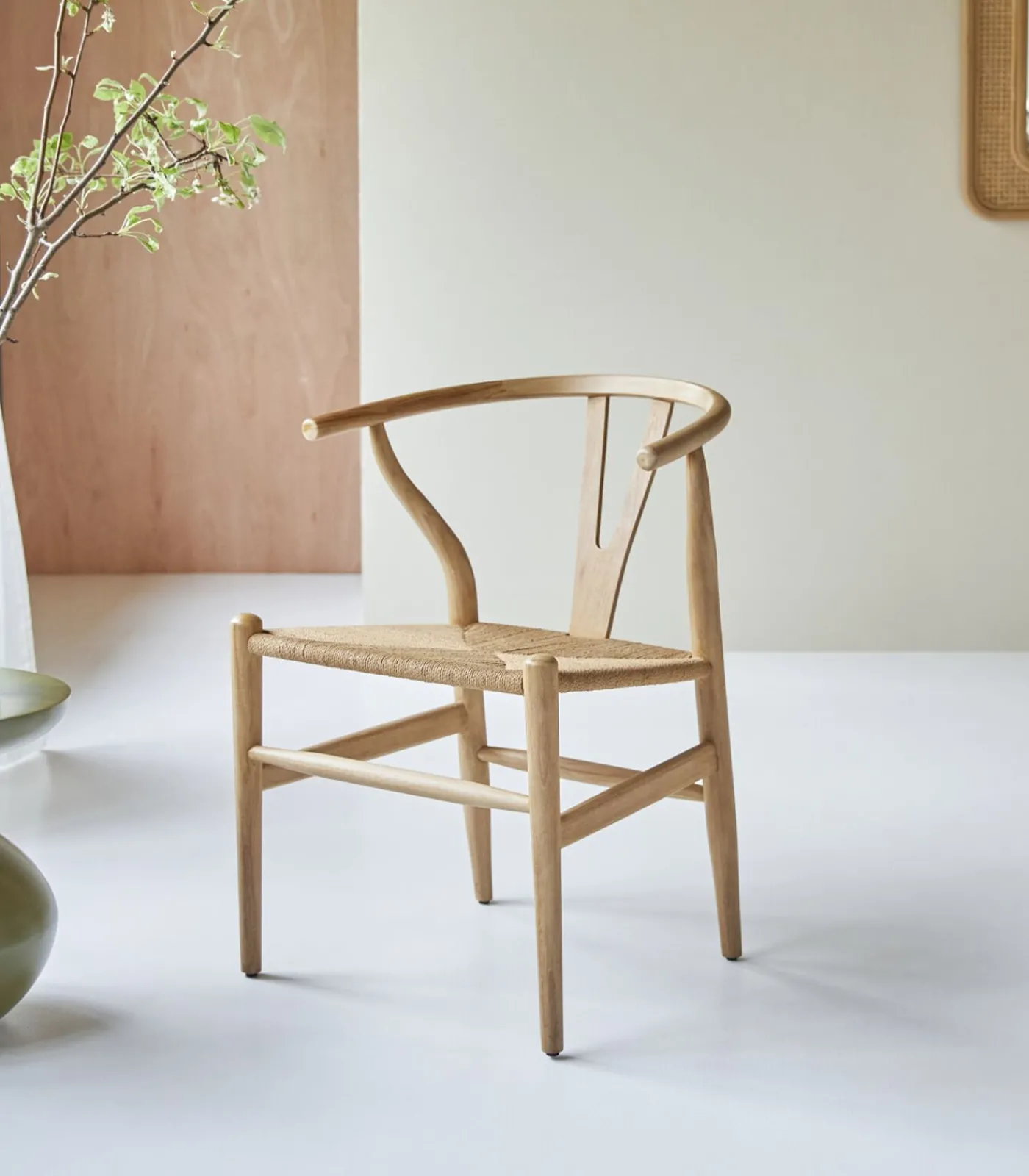 Online Stoel van licht massief teakhout met vlechtwerk Blaise Stoelen