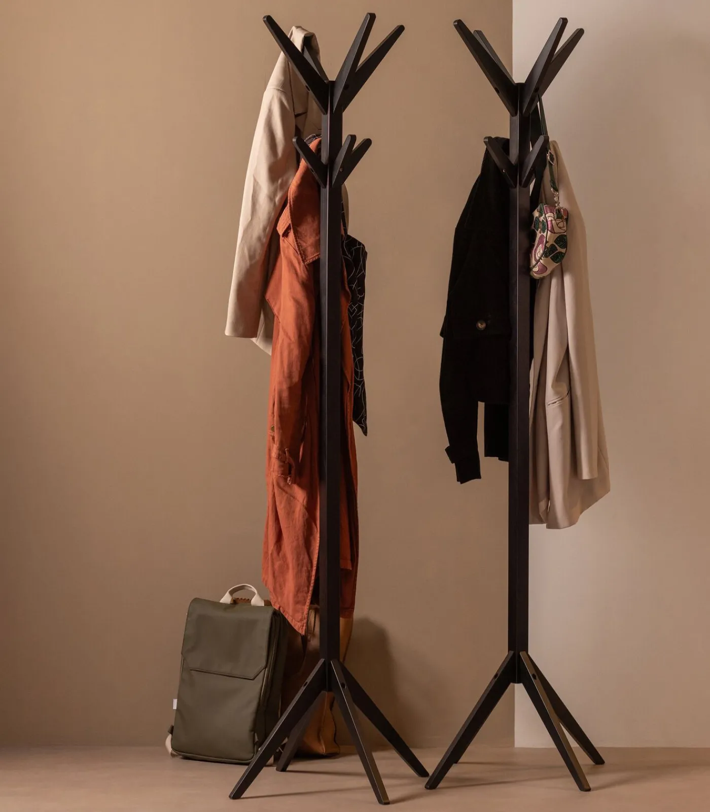 WOOOD Studio Staande Kapstok - Berken - Zwart - 178x45x45