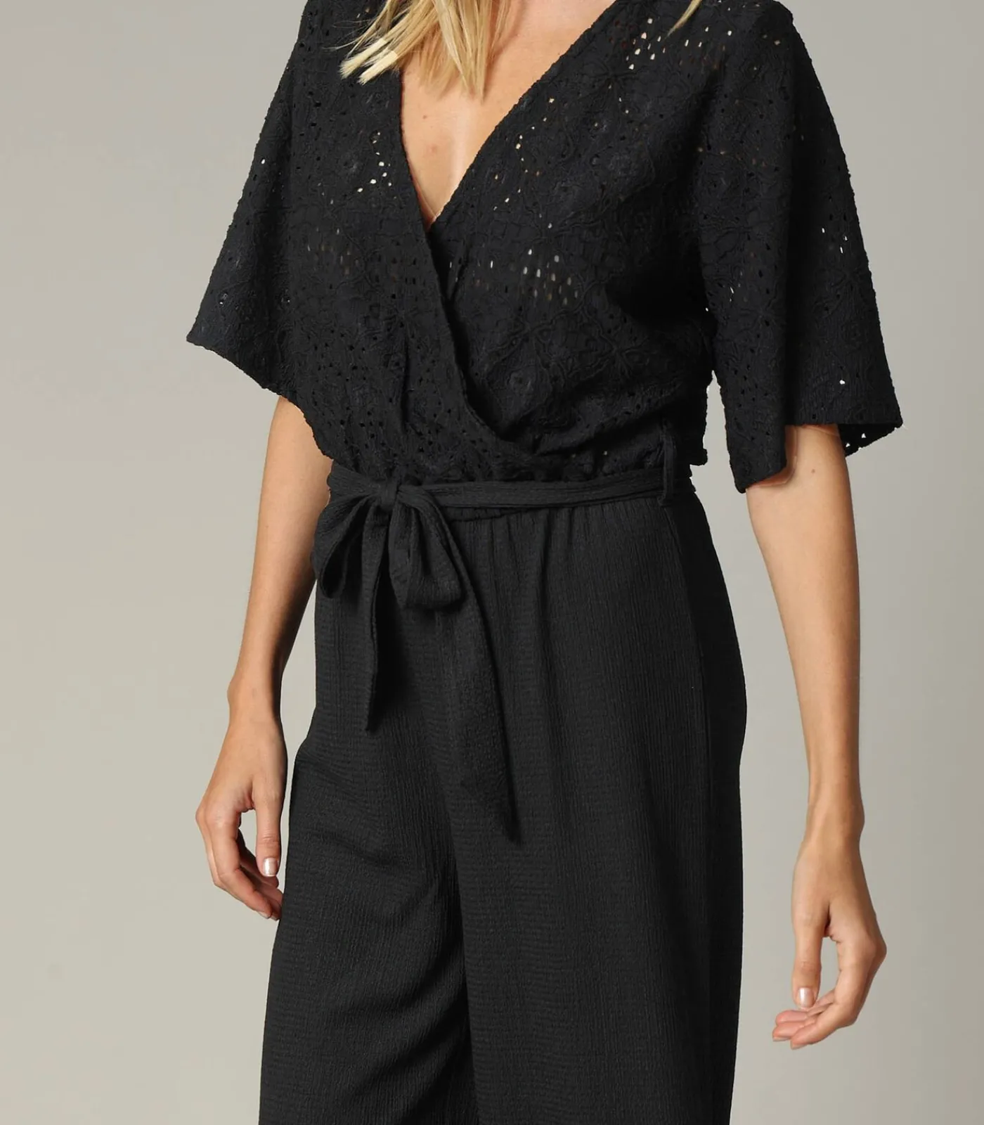 Best TAYLA - Zwarte crossover-jumpsuit voor dames met mooie mesh DAMES Jumpsuits