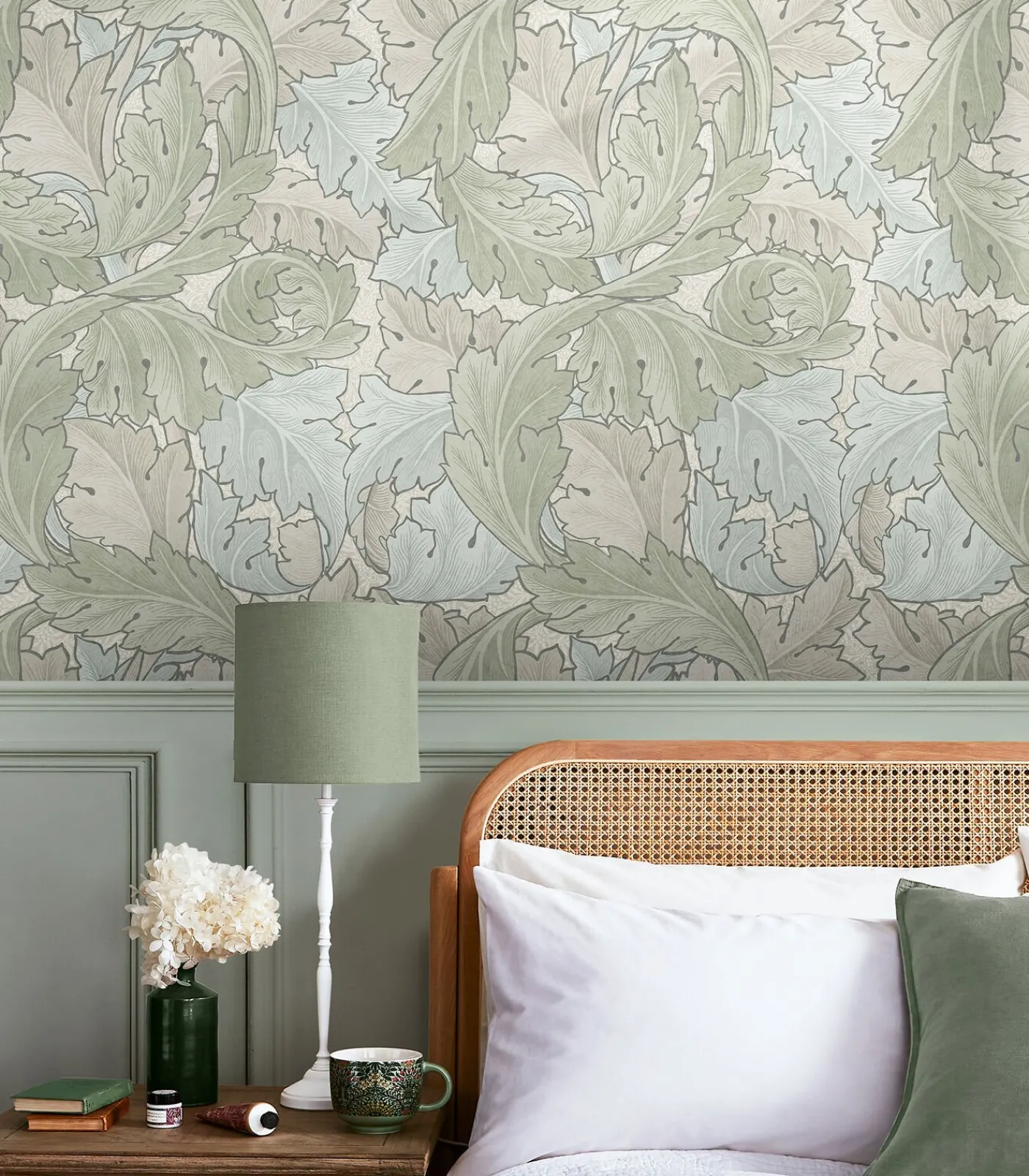 William Morris at Home Vliesbehang Acanthus Sage & Duck Egg