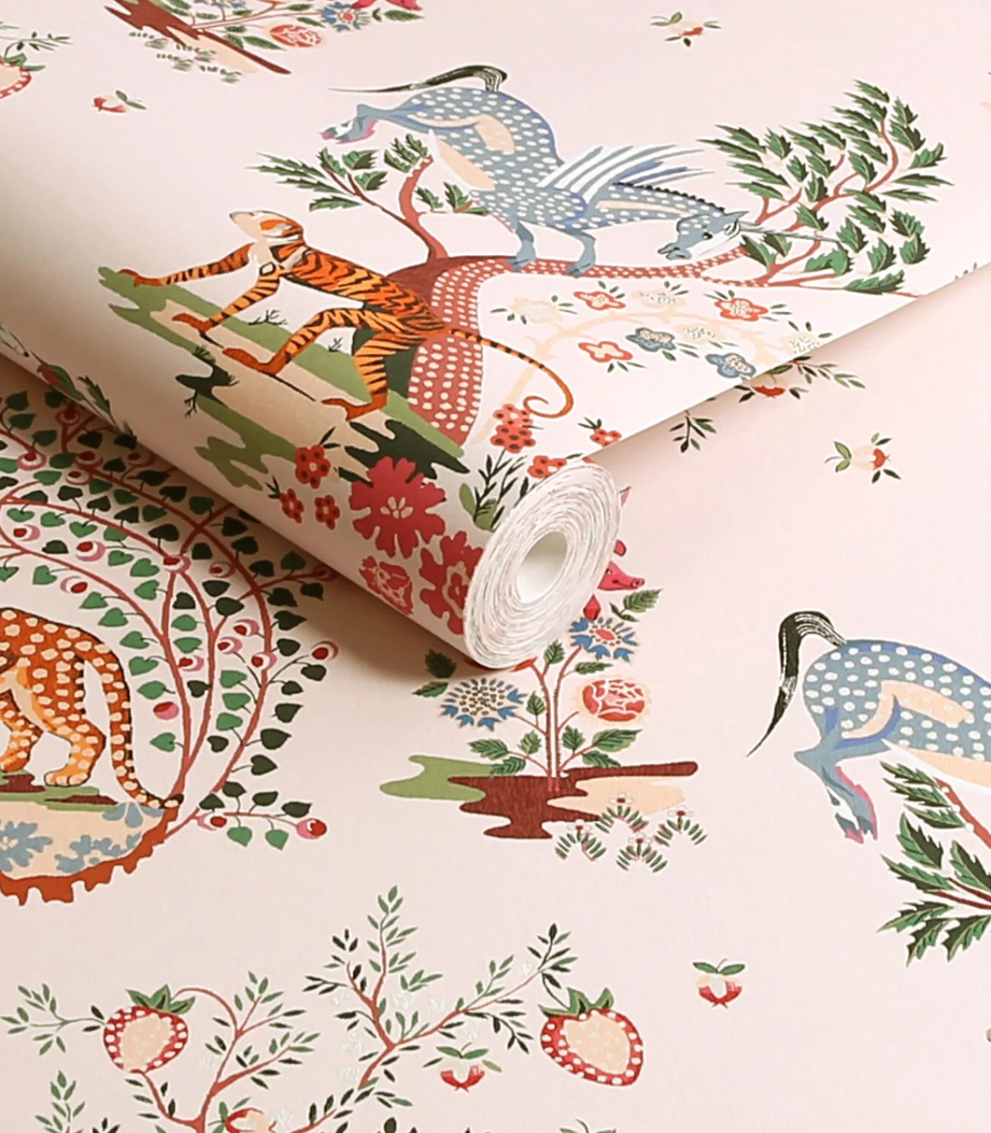 Graham & Brown Vliesbehang Painted Kingdom Pink