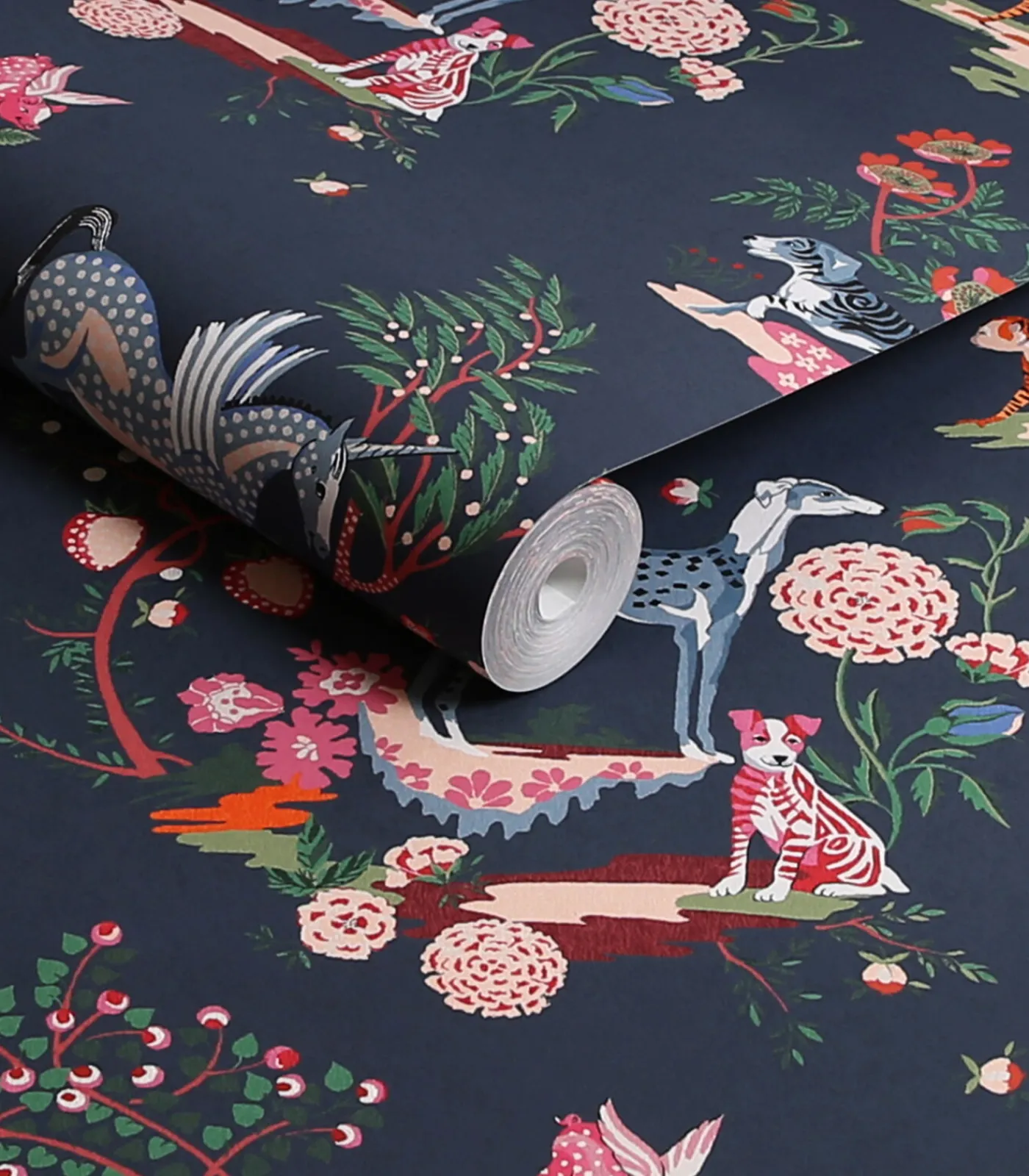 Graham & Brown Vliesbehang Painted Kingdom Navy