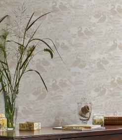 Hot Vliesbehang Swans Dove Grey| Beige Grijs Wanddecoratie